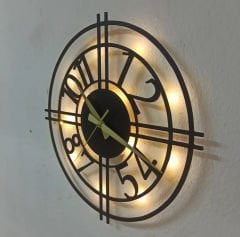 Modern Tasarımlı Işıklı Şık Duvar Saati