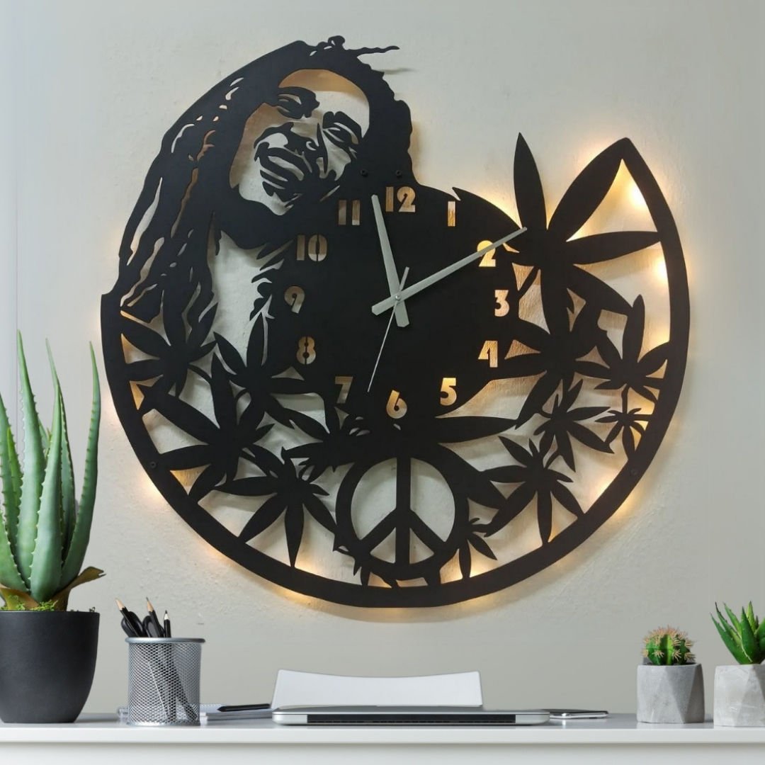 Bob Marley Tasarımlı Işıklı Duvar Saati – Dekoratif ve Şık