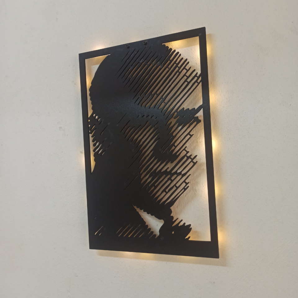 Atatürk Silüet Işıklı Duvar Dekoru – Şık ve Anlamlı Tasarım