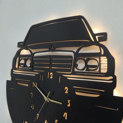 Mercedes W124 kasa figürlü LED ışıklı isim yazılabilir dekoratif duvar saati